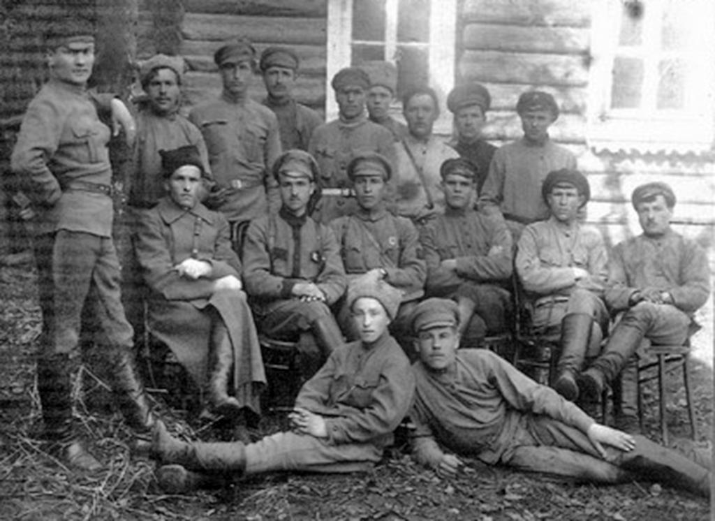 În martie 1920, orașul belarus Propoisk (acum Slavgorod), un grup de picturi din cel de-al 115-lea batalion separat al trupelor VOKhR din NKVD al RSFSR.