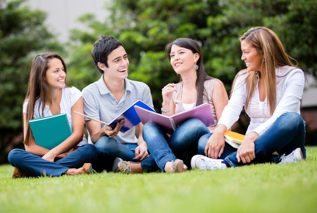 Les étudiants étudient à distance