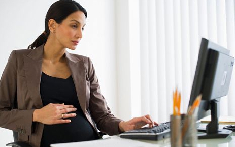 licencier une femme enceinte pour absentéisme