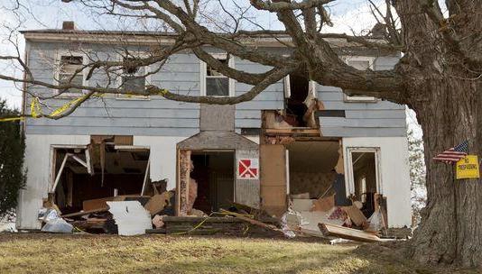 démantèlement des maisons d'urgence