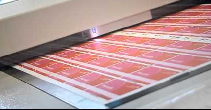 Production de cartes bancaires en plastique