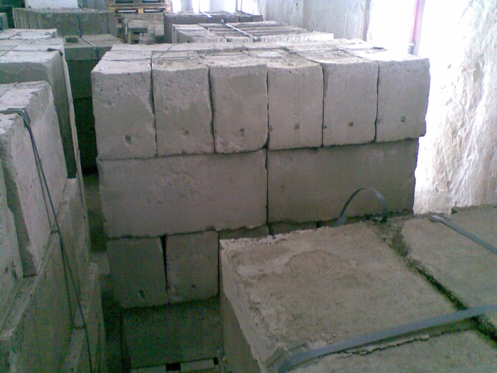 Equipement pour la production de béton cellulaire et de béton cellulaire