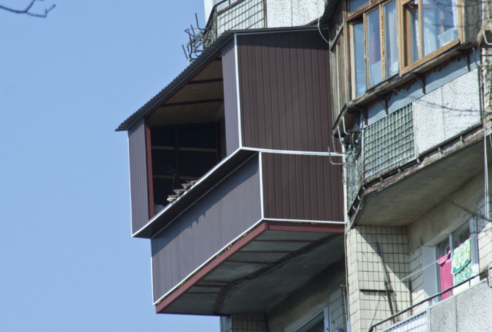 réaménagement non autorisé du balcon