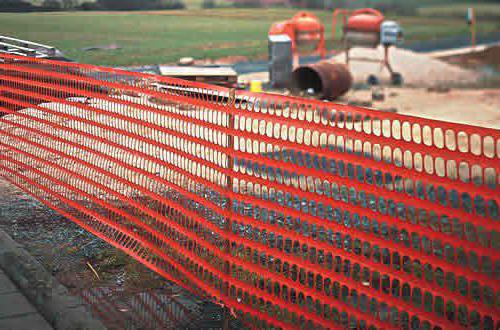 installation de clôtures temporaires sur le chantier