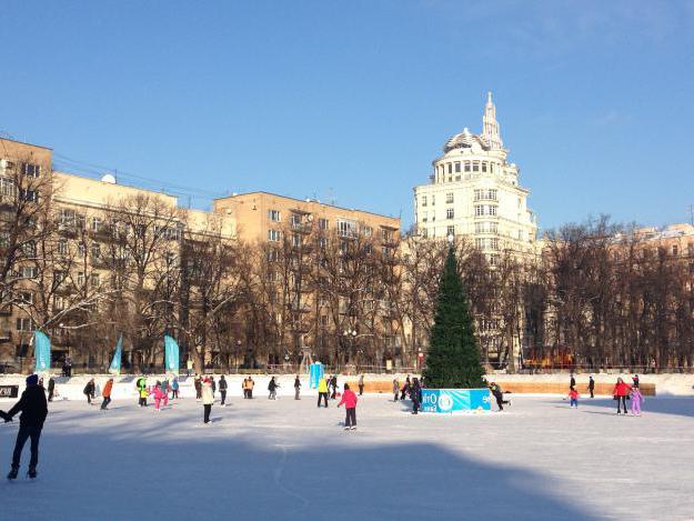 ouvrir des patinoires gratuites à Moscou