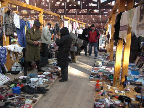 où est le marché aux puces à Moscou