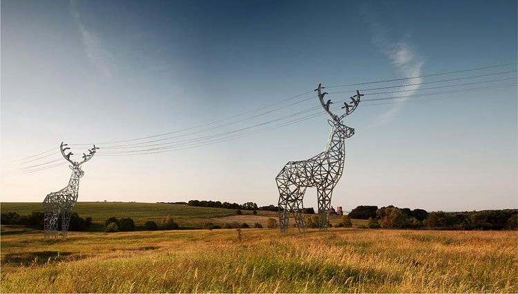 Pylônes de lignes de transport d'énergie