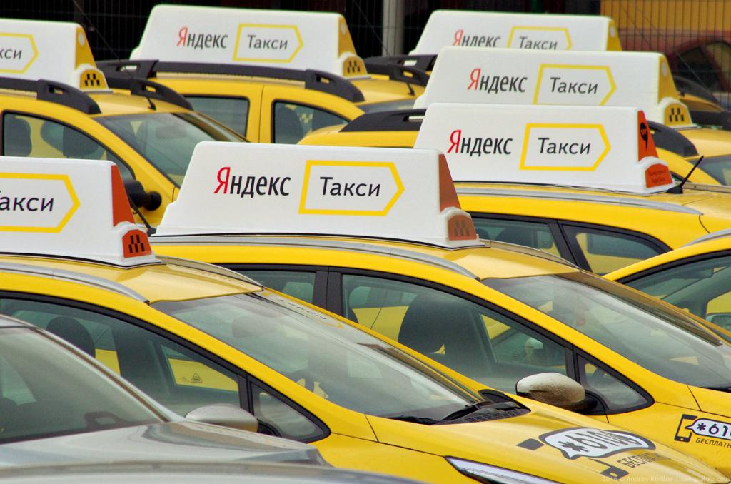 închiriază o mașină într-un taxi Yandex