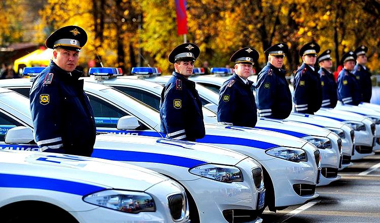 Poliția a primit mașini noi pentru service