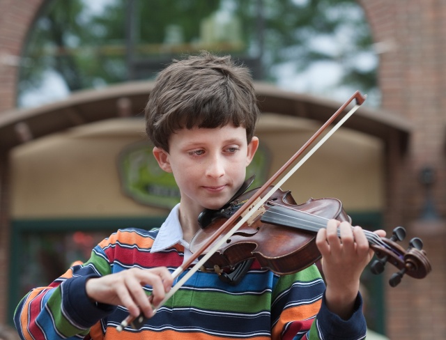 tânăr muzician