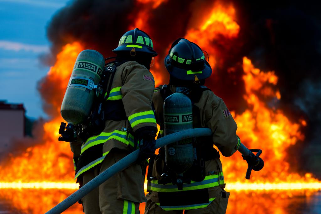 Pompierii au luat foc