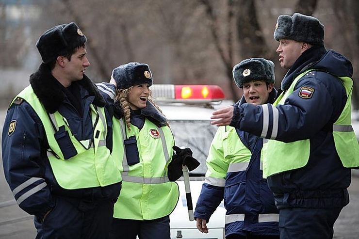 Este posibil să intri în poliția rutieră fără o armată