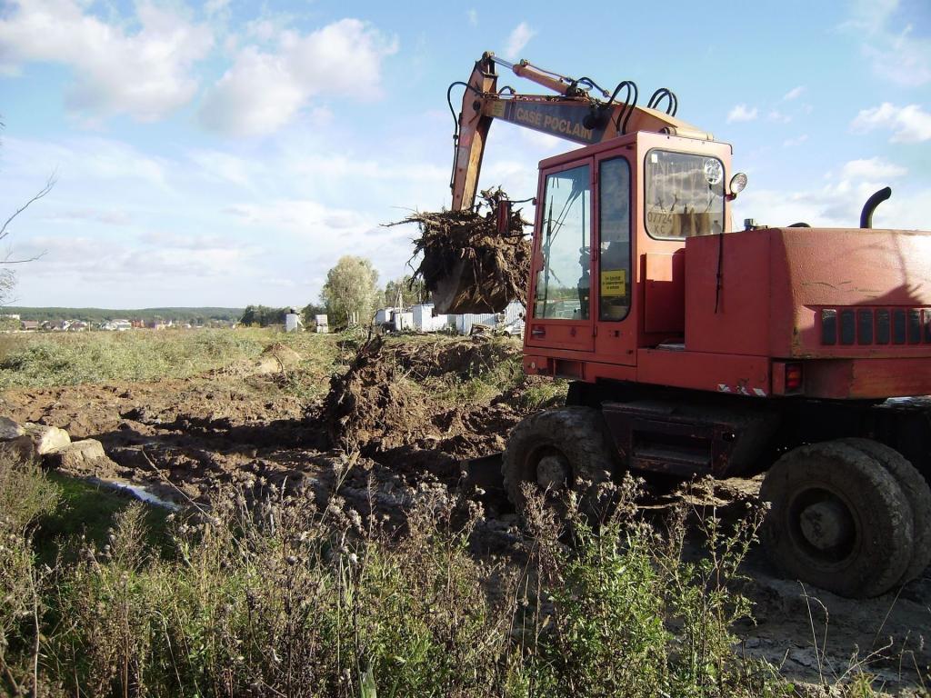 lucrează ca un excavator